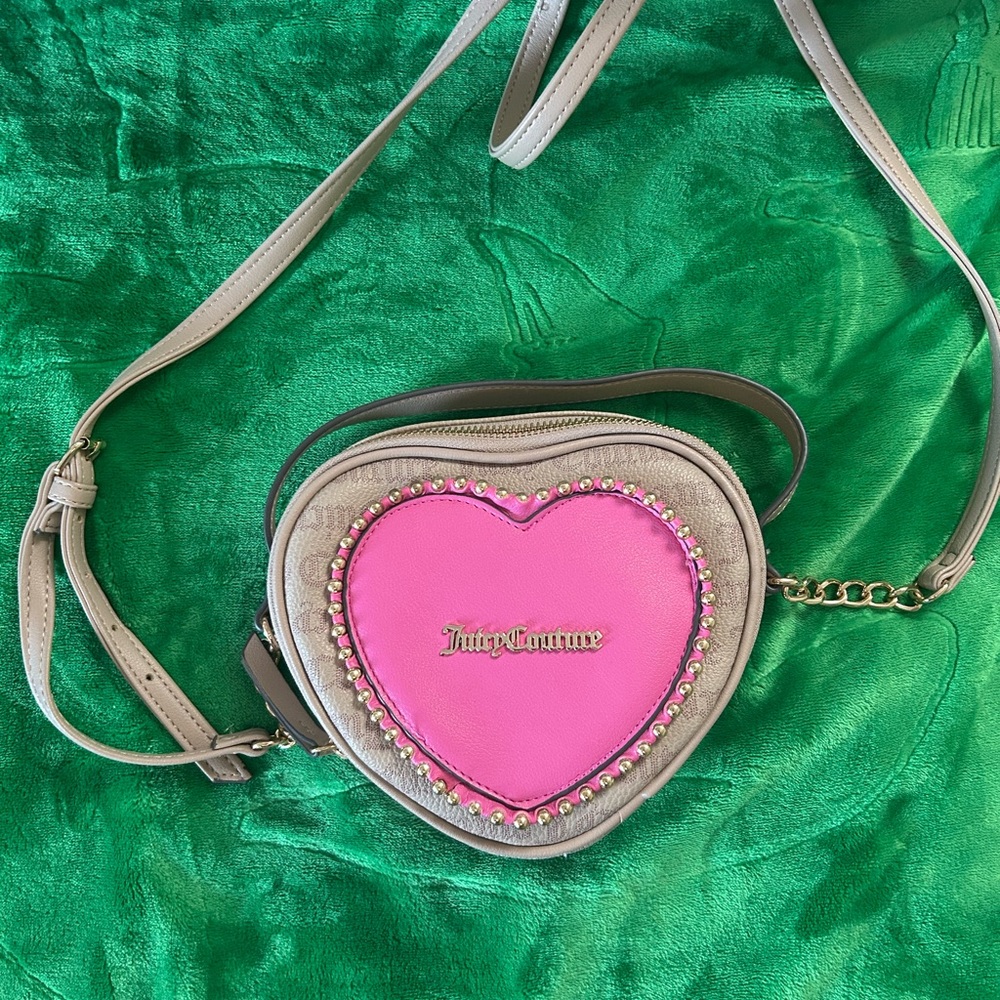NWOT Juicy Couture Pink and Gray Heart Crossbody Bag